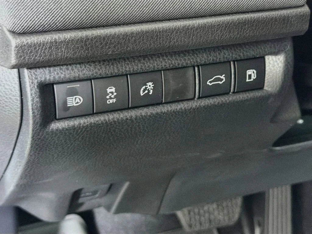 New 2026  Toyota LE image 10