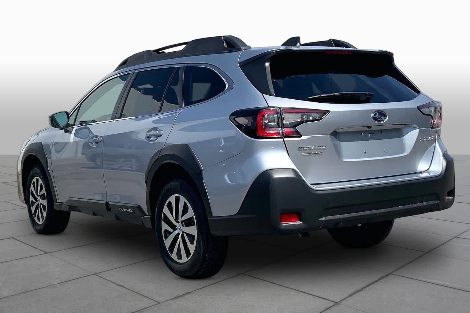 Used 2025 Ice Silver Metallic Subaru Premium image 10