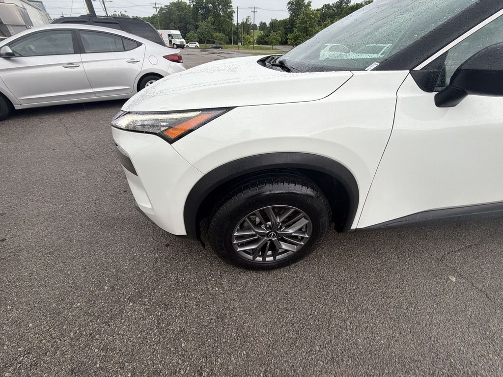 Used 2023 White Nissan S image 10