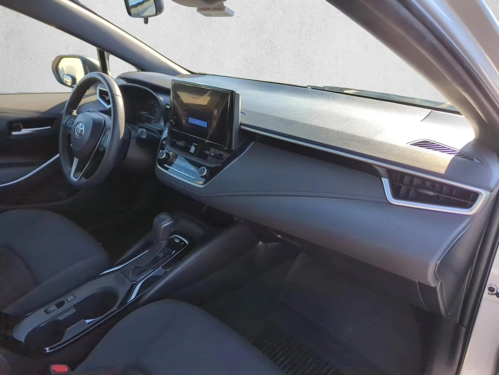 Used 2024 Classic Silver Metallic Toyota SE image 27