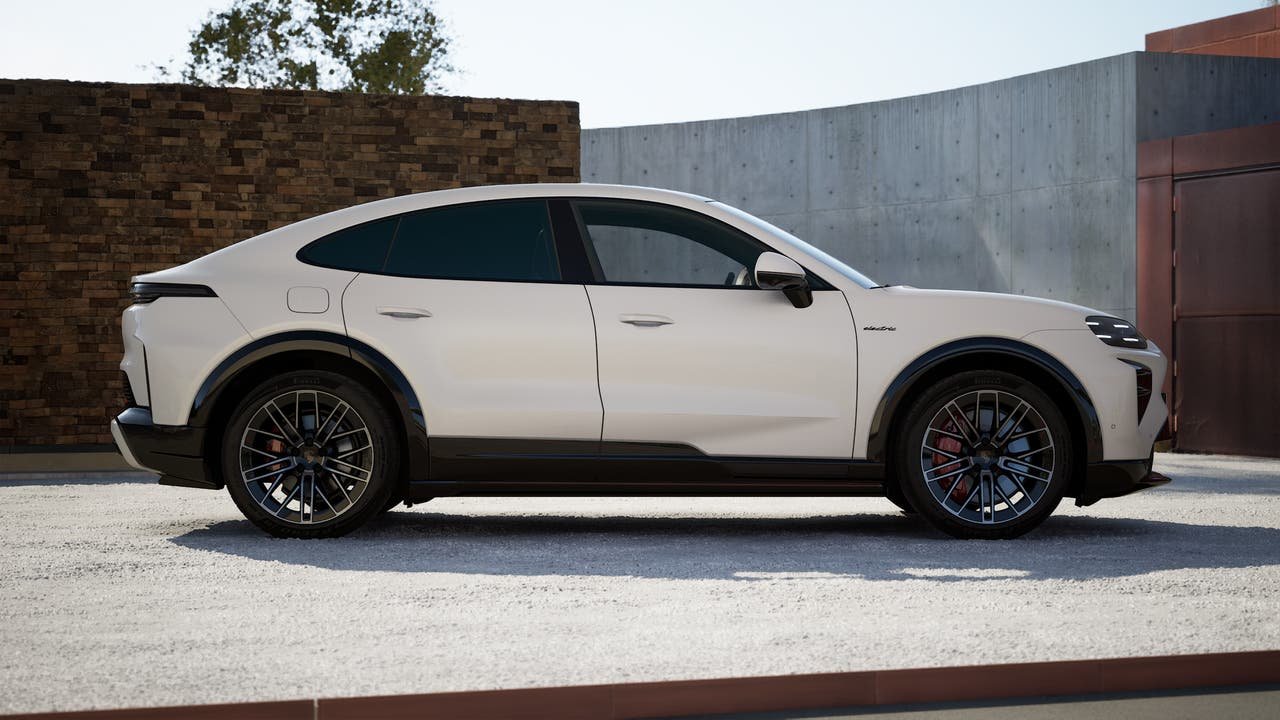 New 2026 Carrara White Metallic Porsche Turbo image 6