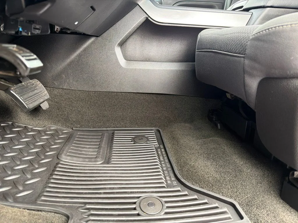 Used 2016 Gray Chevrolet LT image 31