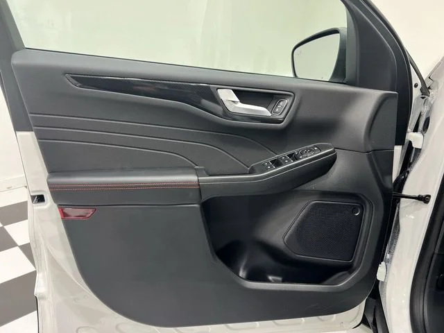 New 2026 Star White Metallic Tri-coat Ford ST-Line image 48