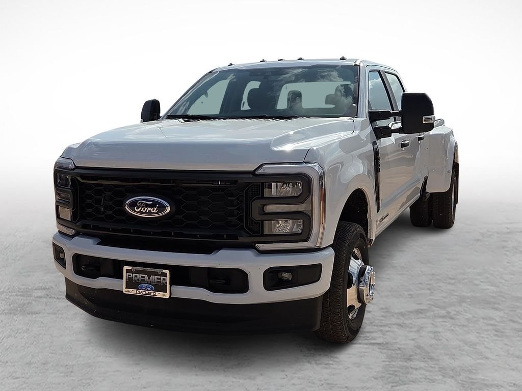 New 2026 Oxford White Ford F-350® XL image 4