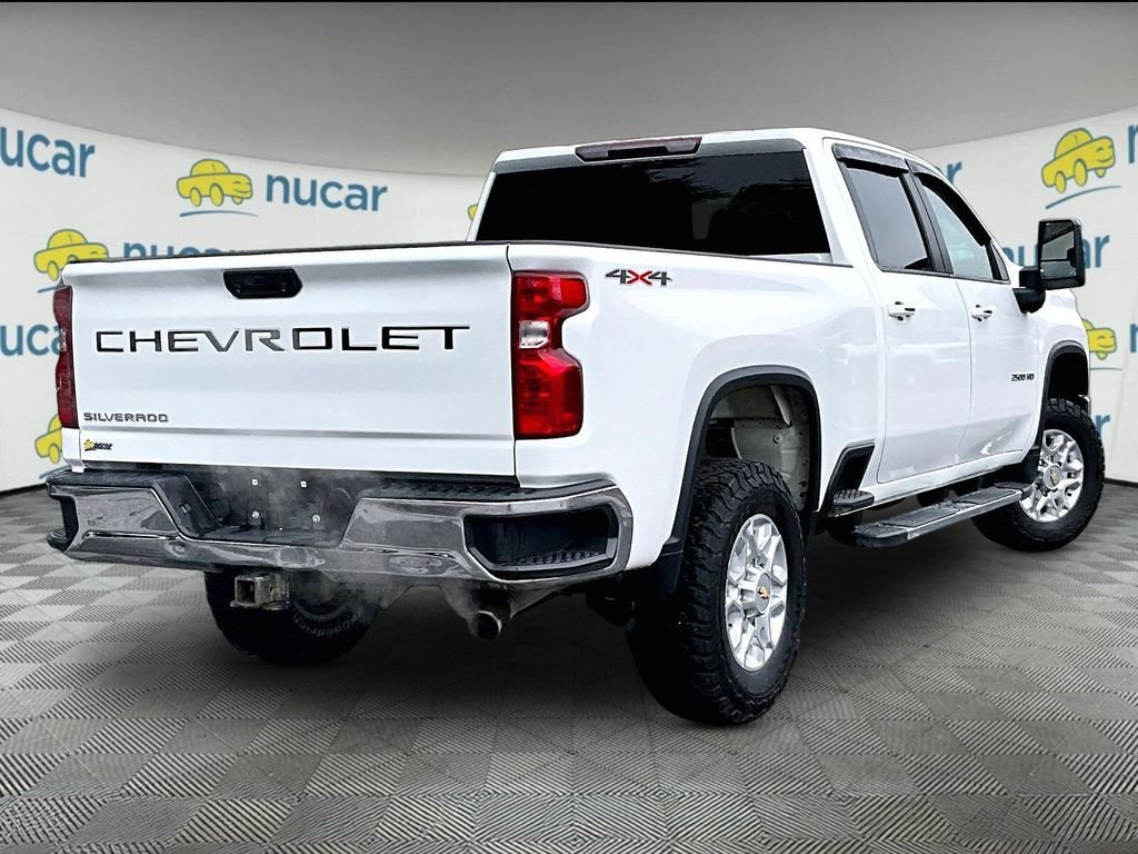 Used 2024 Summit White Chevrolet LT image 6