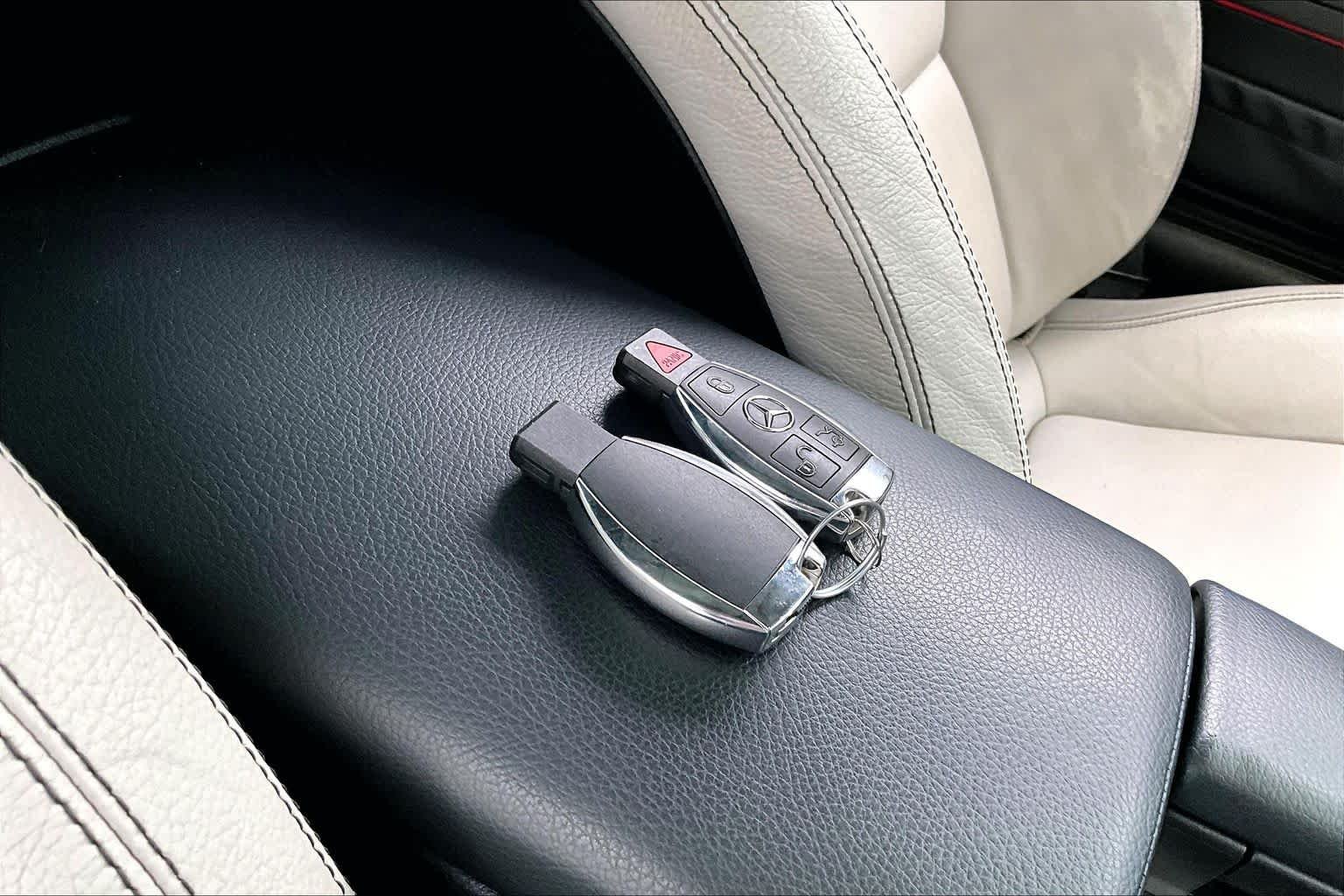 Used 2014 Iridium Silver Metallic Mercedes-Benz SLK 350 image 15