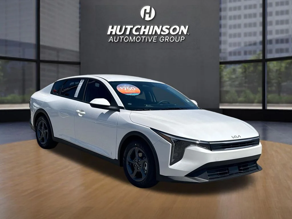 2026 Kia K4 LXS AT's photo