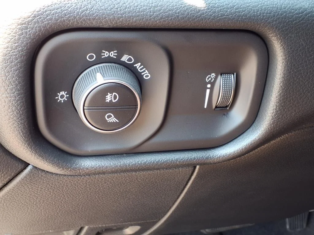 2025 RAM 2500 Tradesman - Photo 6