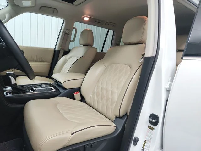 Used 2024 White Nissan Platinum image 19