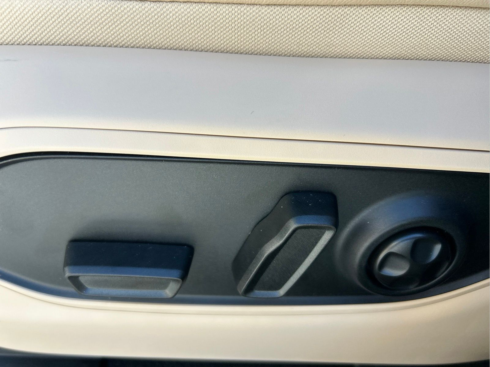 Used 2026 White Jeep Limited image 26