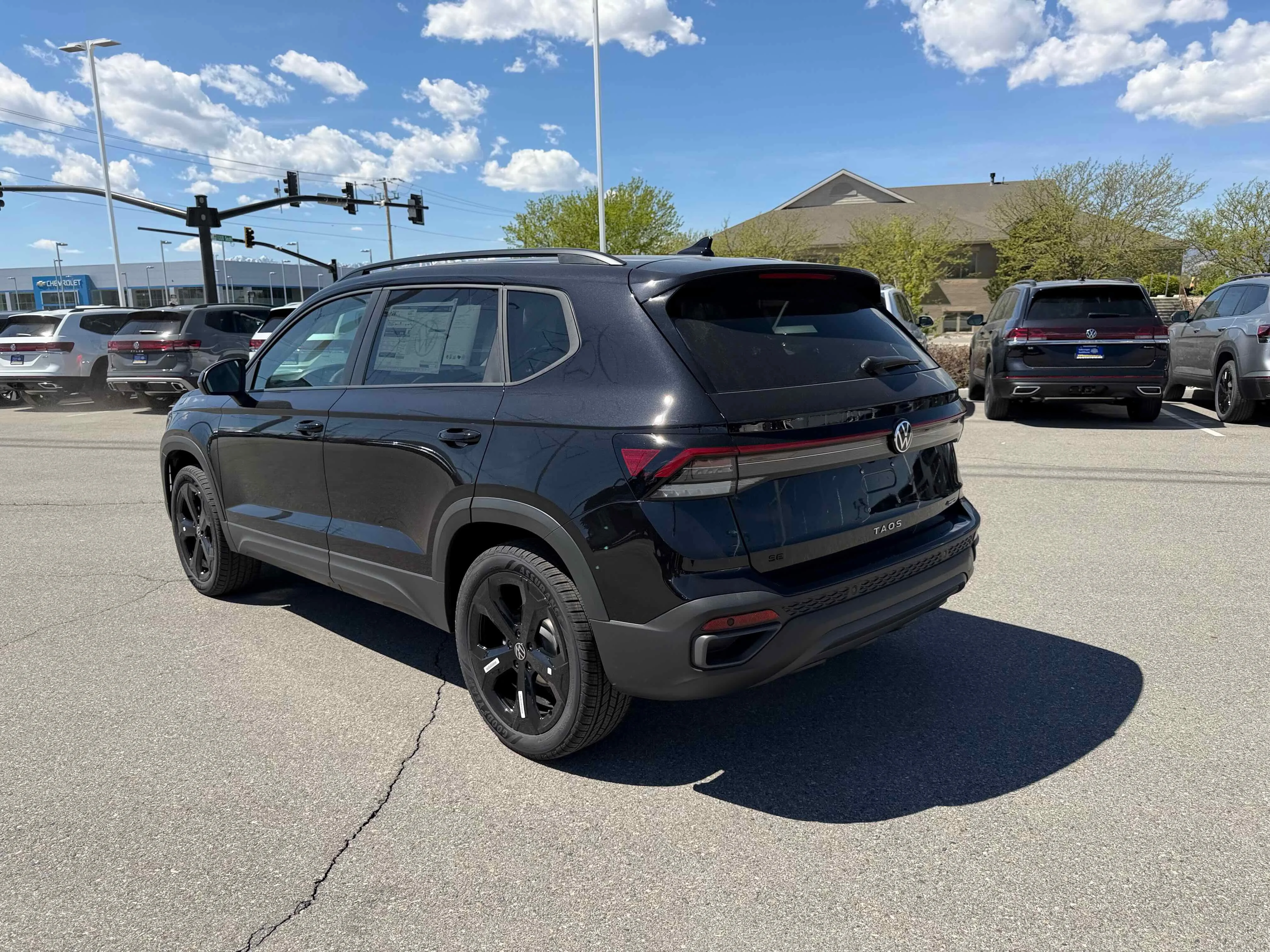 New 2026 Deep Black Volkswagen SE Black image 5