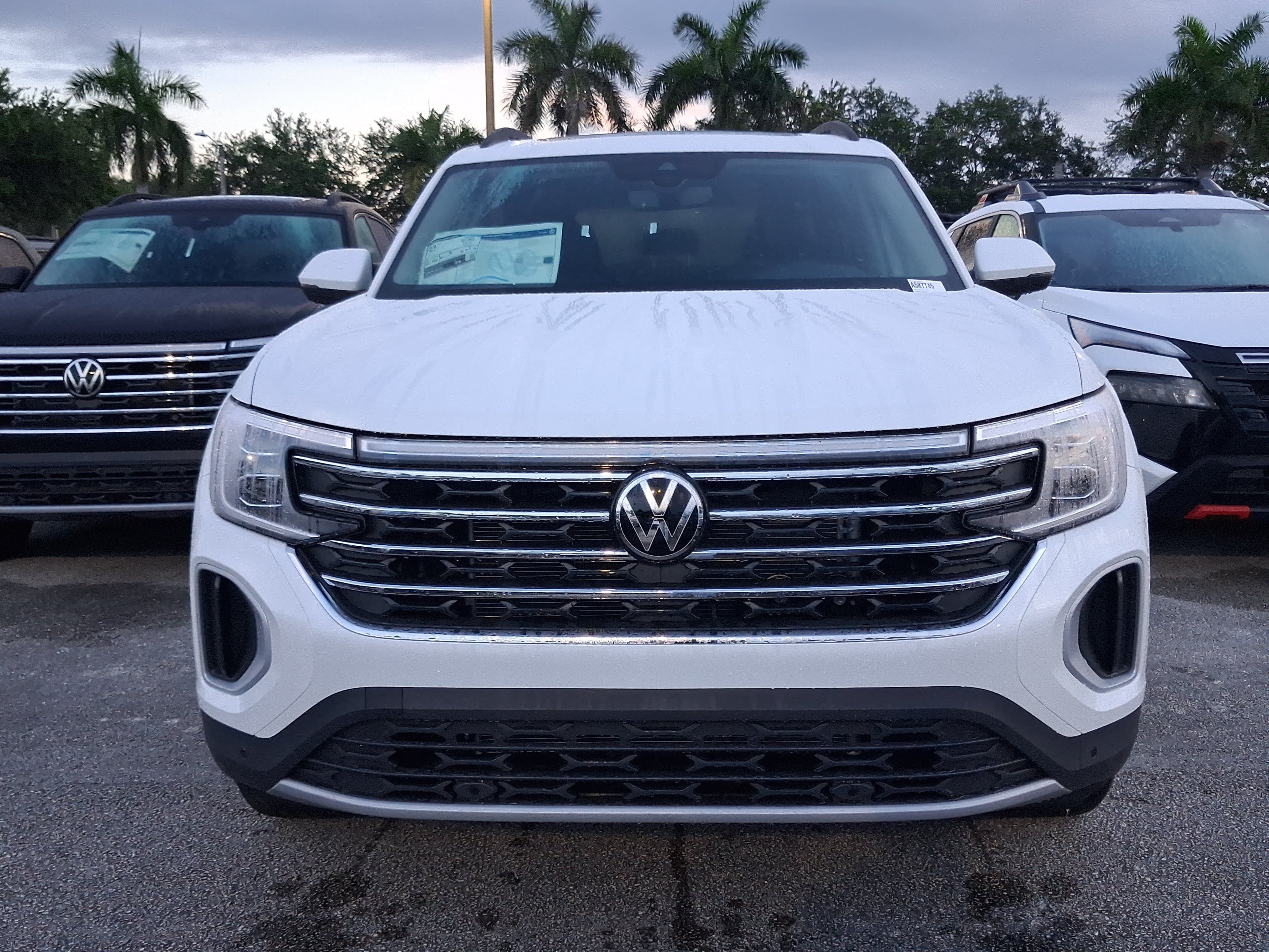 New 2026 White/off-white Volkswagen 2.0T SE w/Technology image 2