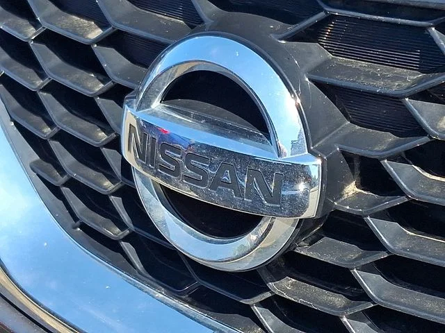 Used 2019 Gray Nissan SV image 4