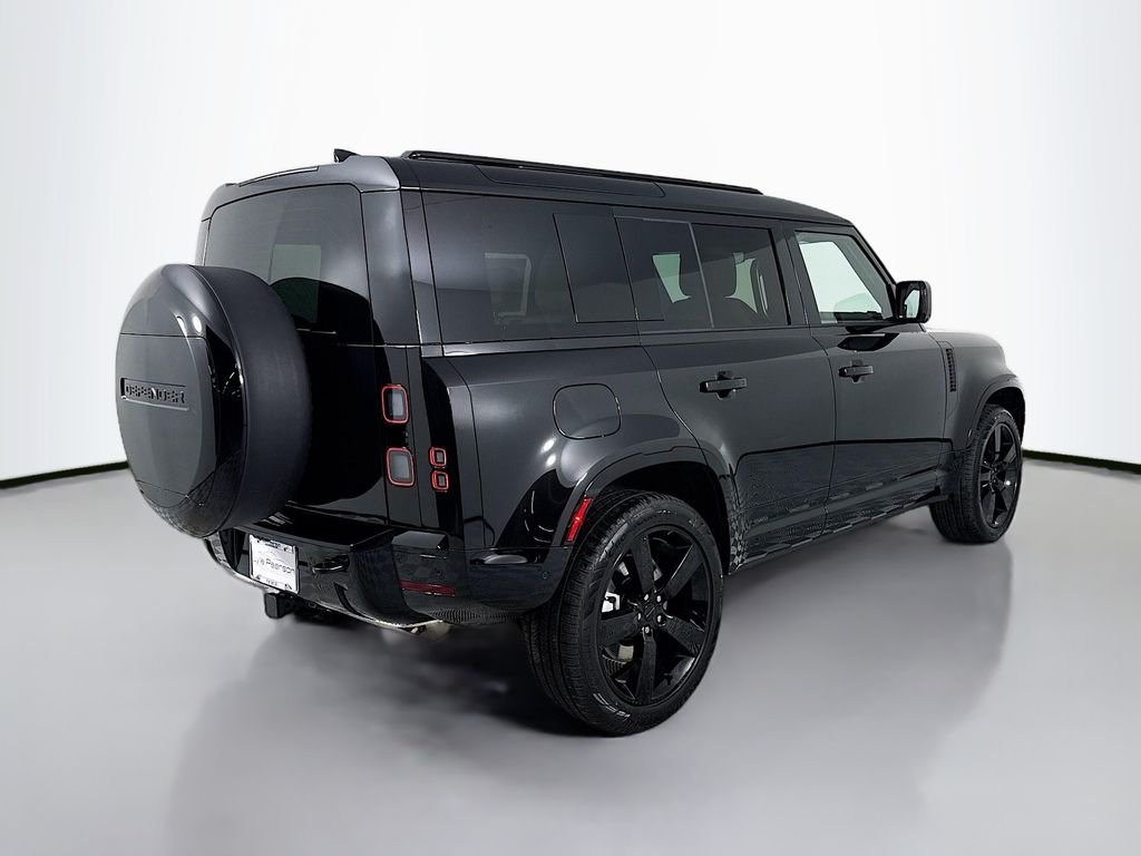New 2026 Santorini Black Land Rover X-Dynamic SE image 9