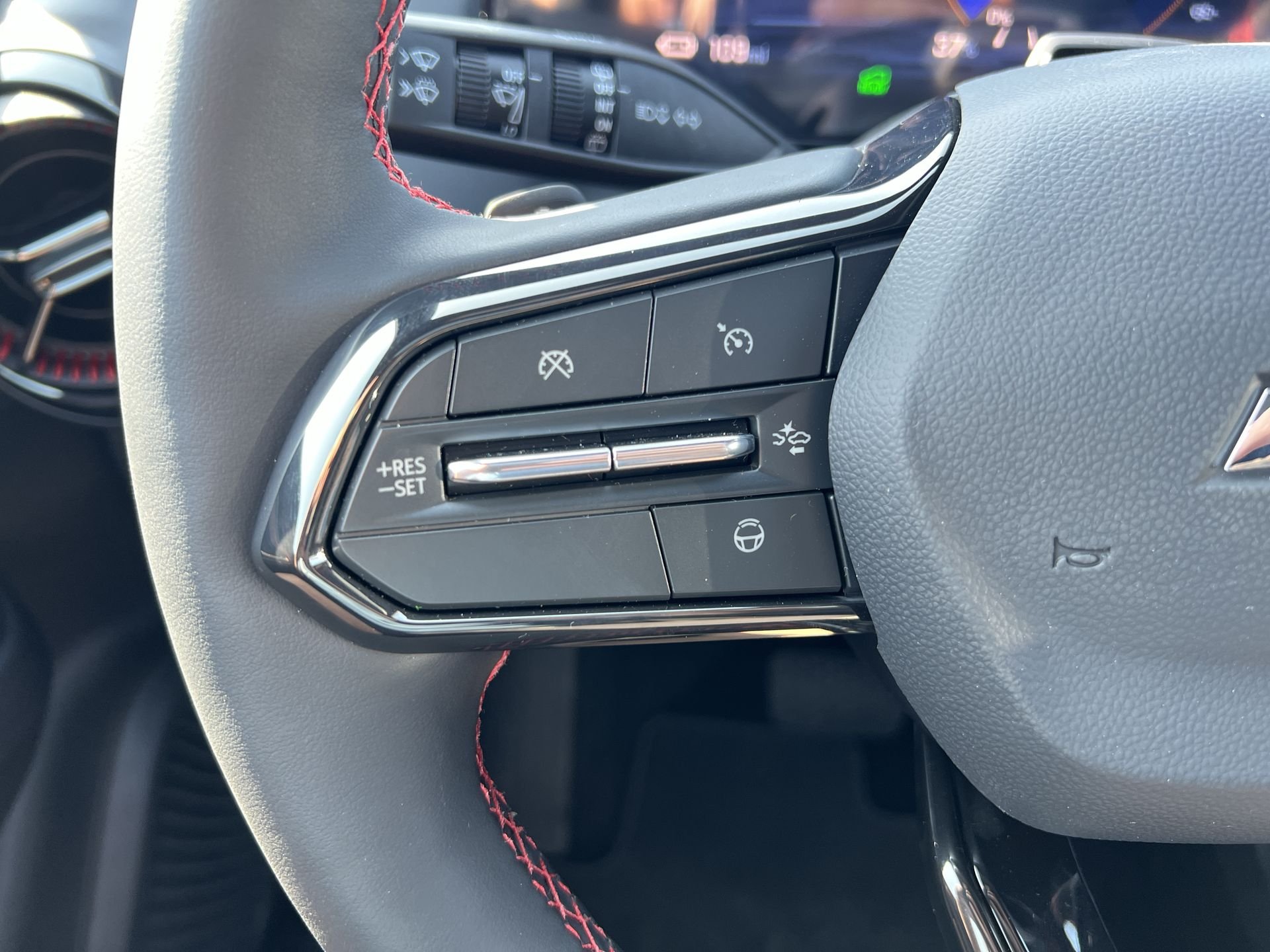 2025 Chevrolet Equinox EV RS - Photo 18
