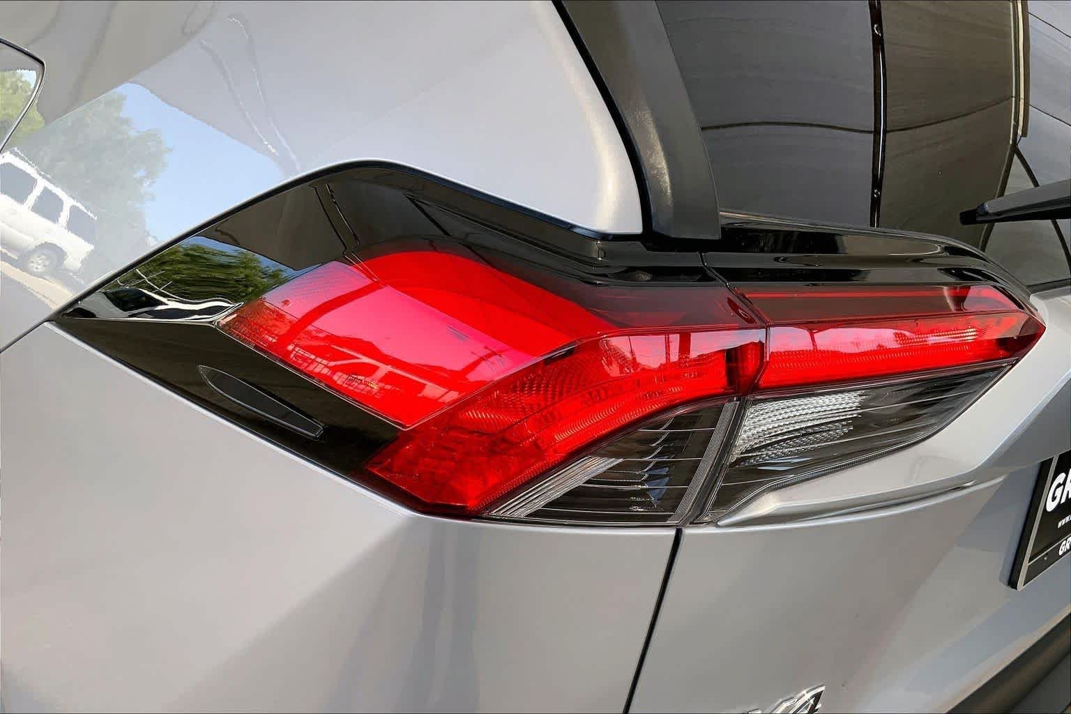 Used 2024 Silver Sky Metallic Toyota XLE Premium image 29