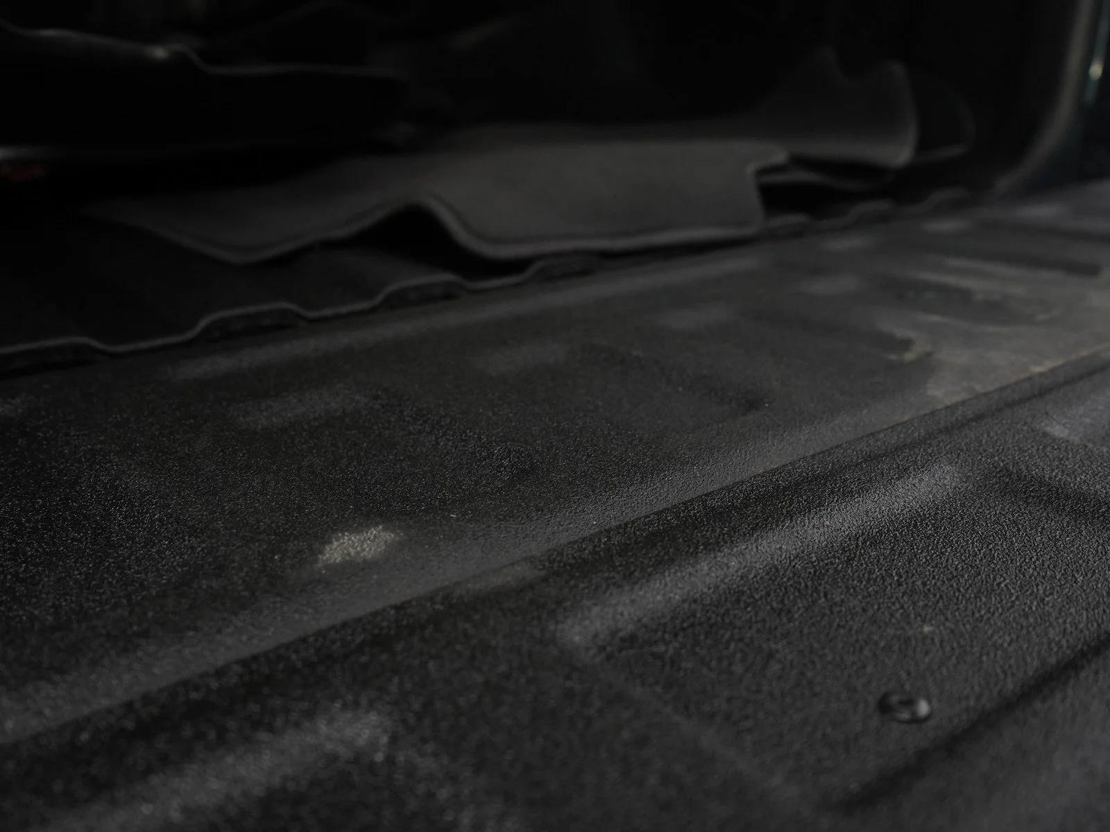 Used 2018 GRAPHITE METALLIC Chevrolet High Country image 11