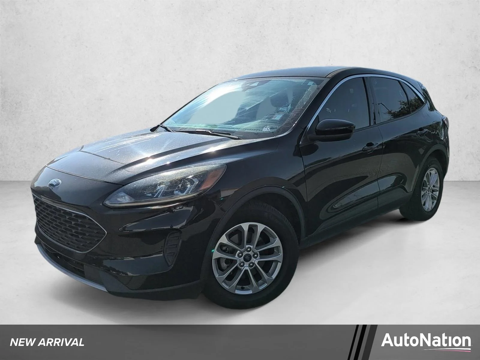 Used 2020 Agate Black Metallic Ford SE image 1