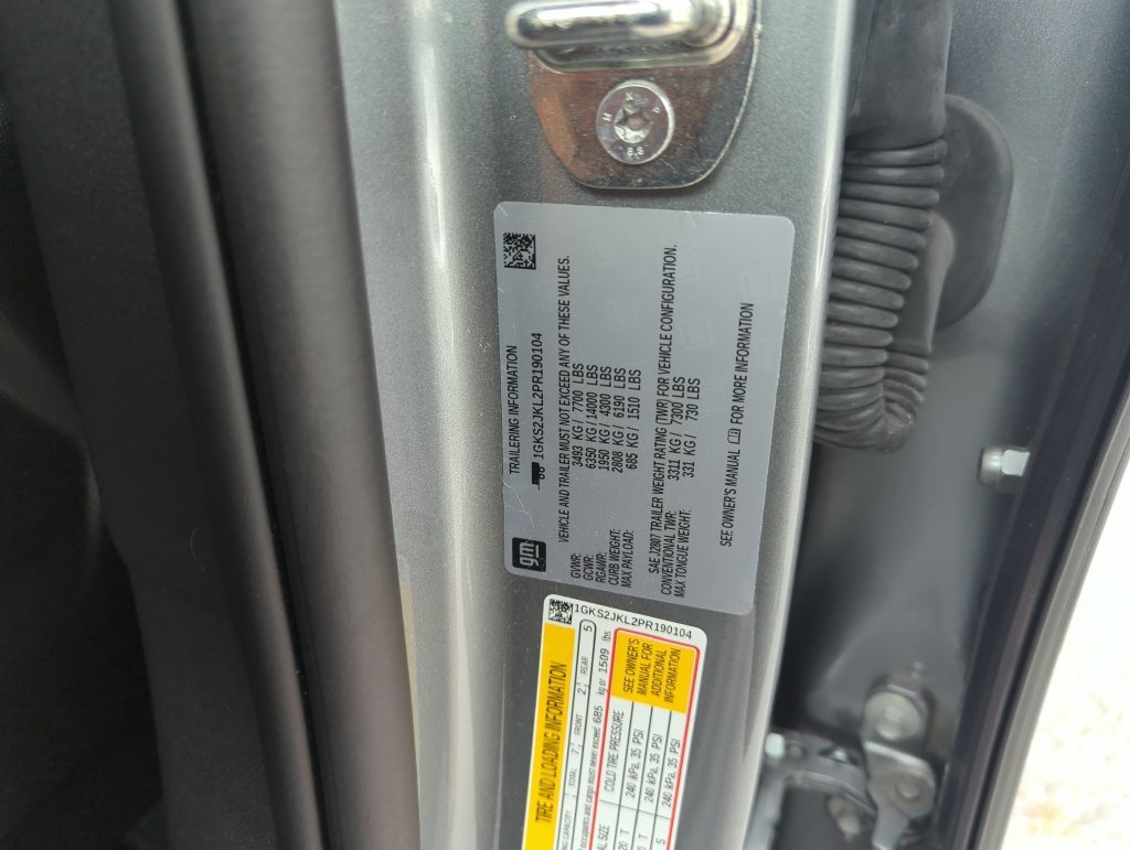 Used 2023 Silver GMC Denali image 43