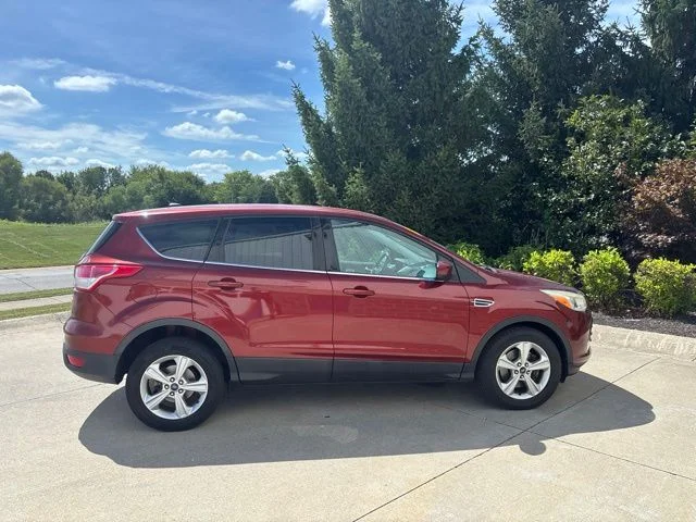 Used 2014 Red Ford SE image 5
