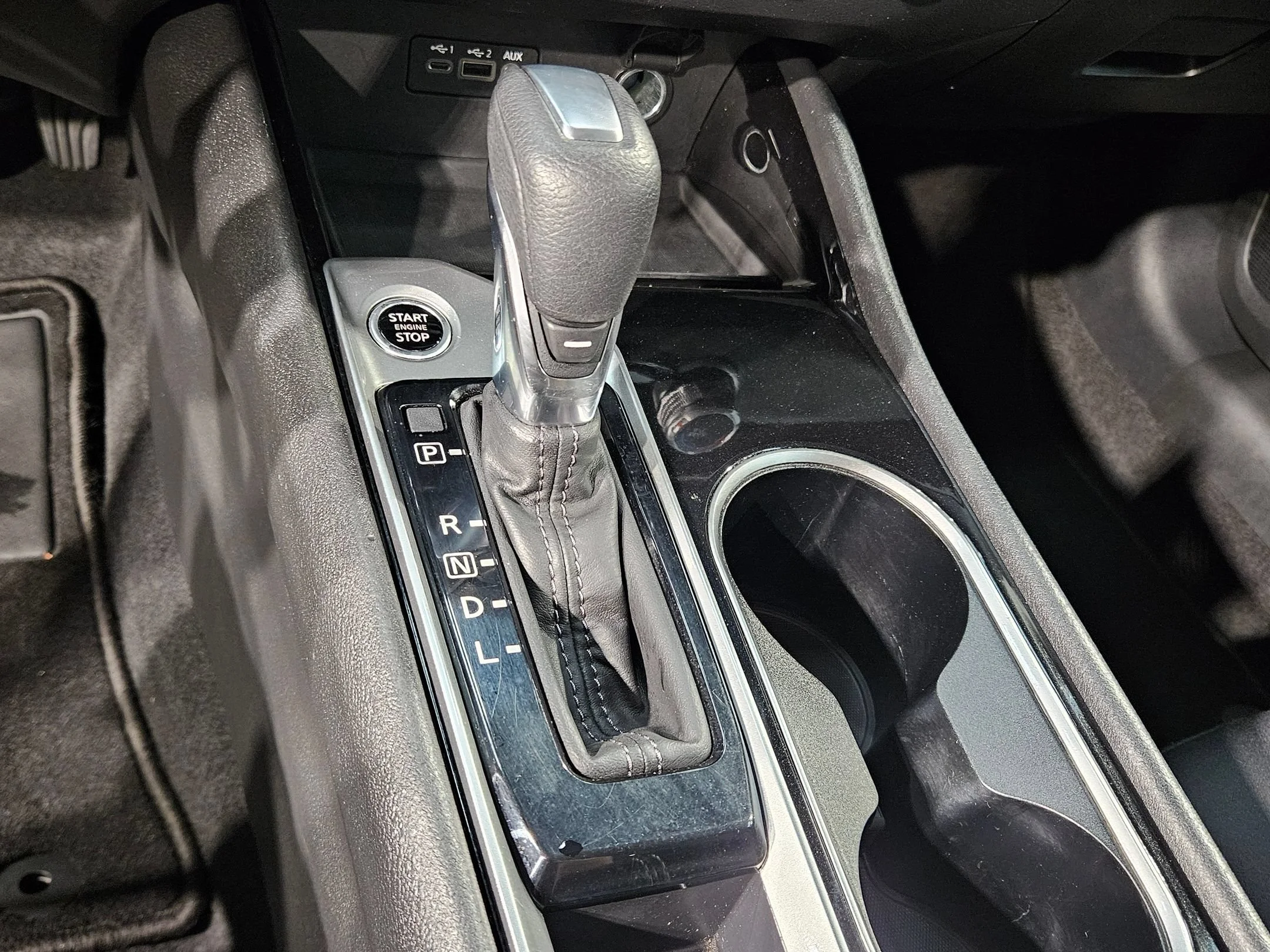 Used 2024 Brilliant Silver Metallic Nissan 2.5 SV image 31
