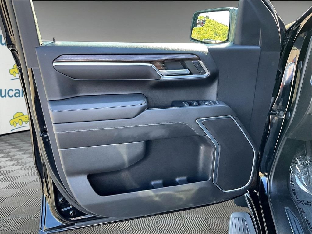 Used 2022 Black Chevrolet RST image 9