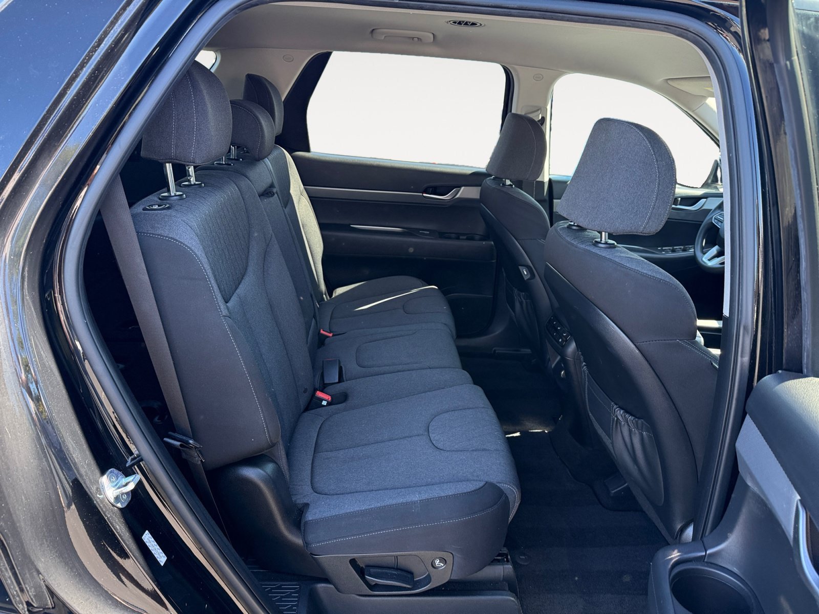 Used 2022 Abyss Black Hyundai SE image 18
