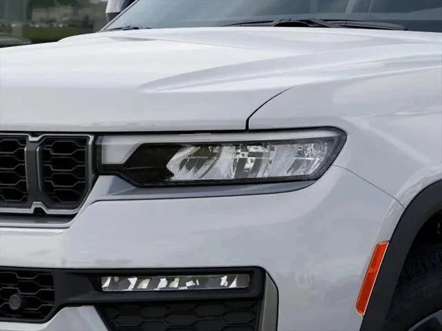 New 2026 Bright White Clear-Coat Exterior Paint Jeep  image 62