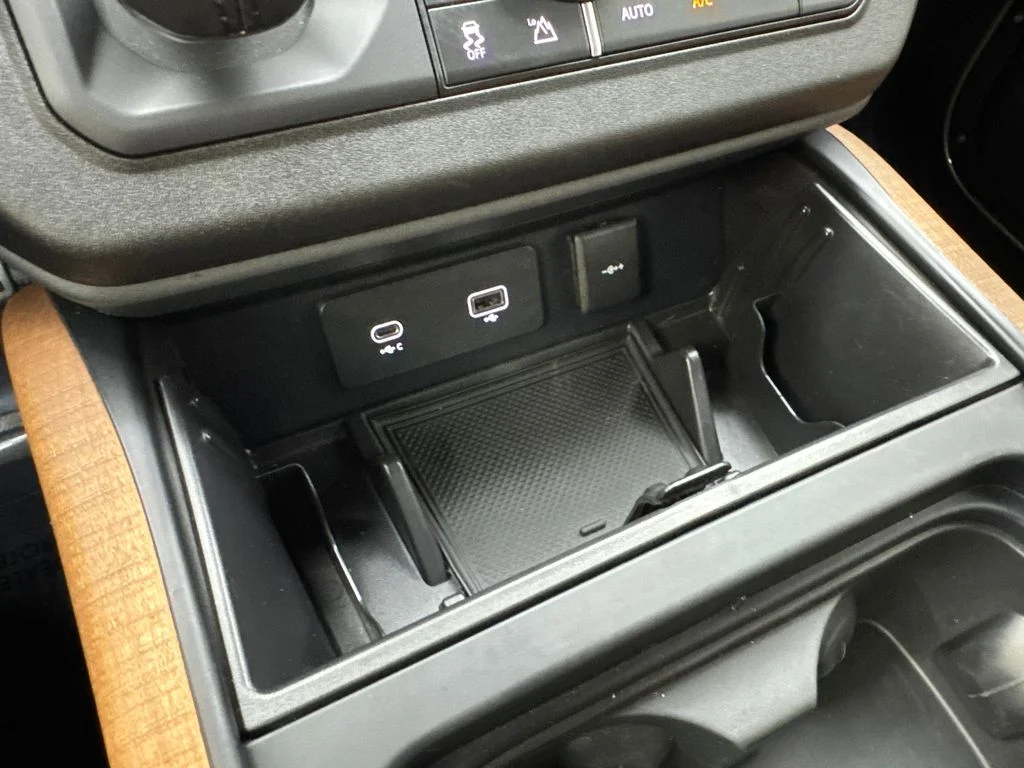 Used 2023 Green Land Rover X image 69
