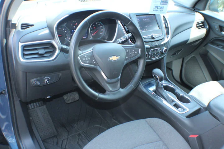 Used 2024 Lakeshore Blue Metallic Chevrolet LT image 7