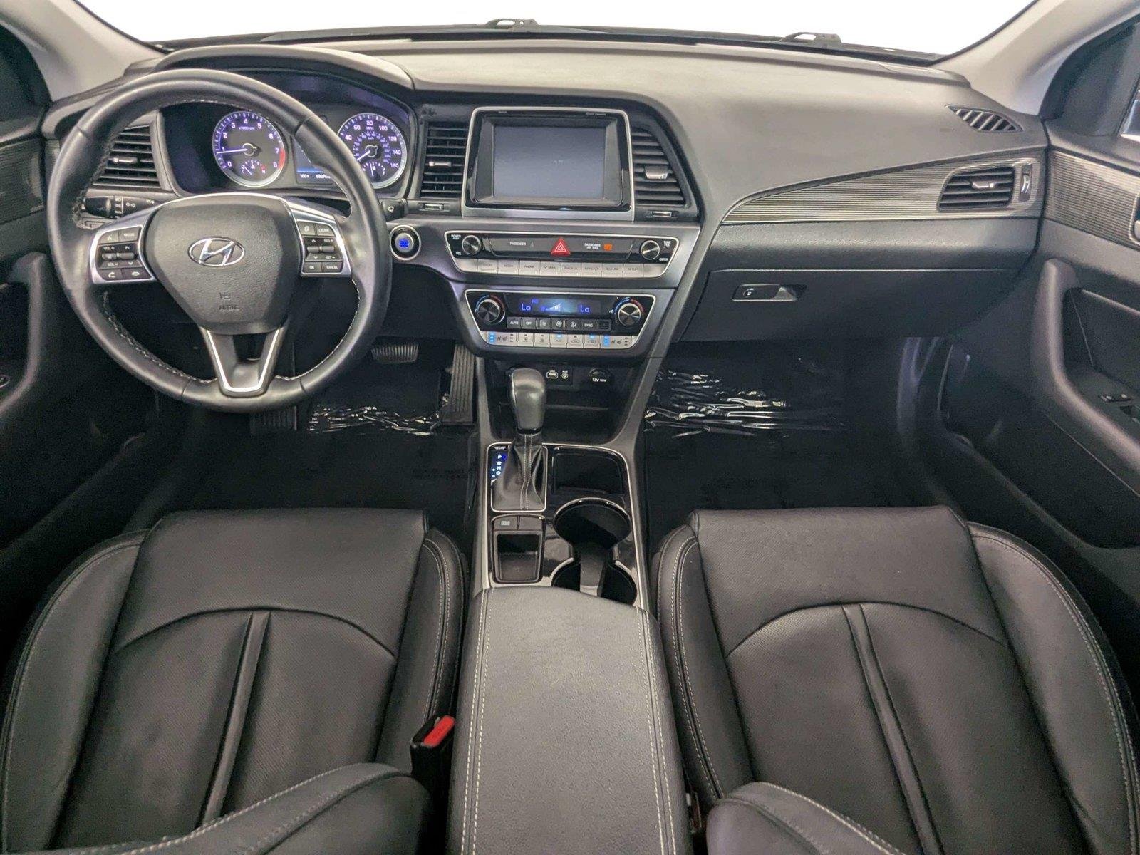 Used 2018 Phantom Black Hyundai Limited image 37