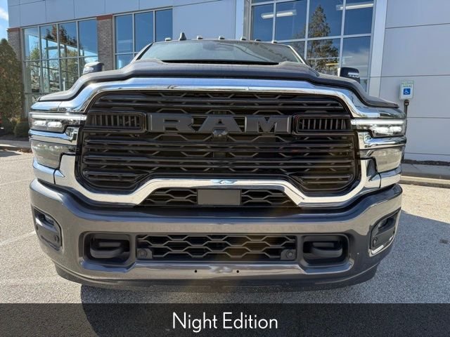 New 2025 Granite Crystal Metallic Clear-Coat Exterior Paint RAM Laramie image 8