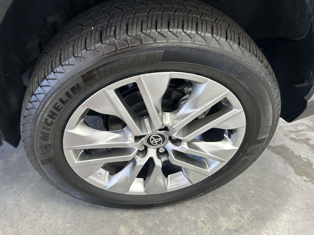 Used 2025 Silver Toyota Limited image 9