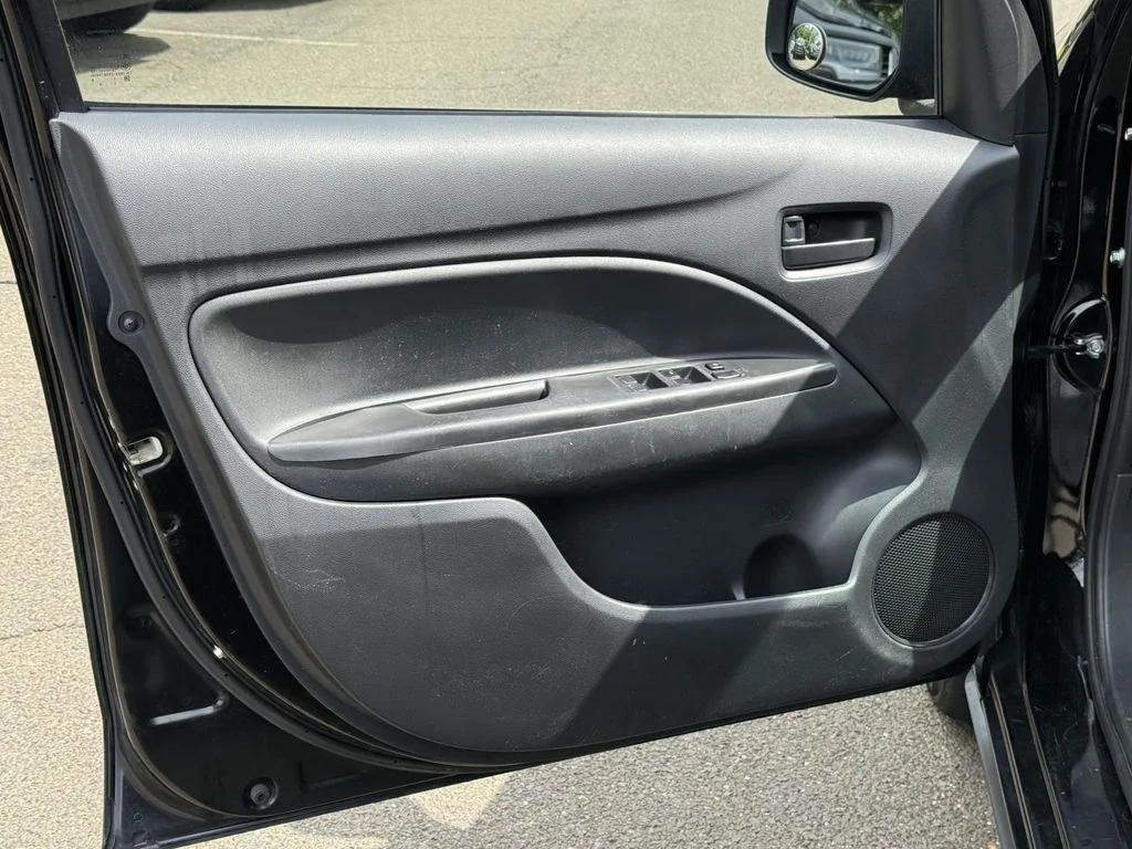 Used 2019 Black Mitsubishi RF image 26