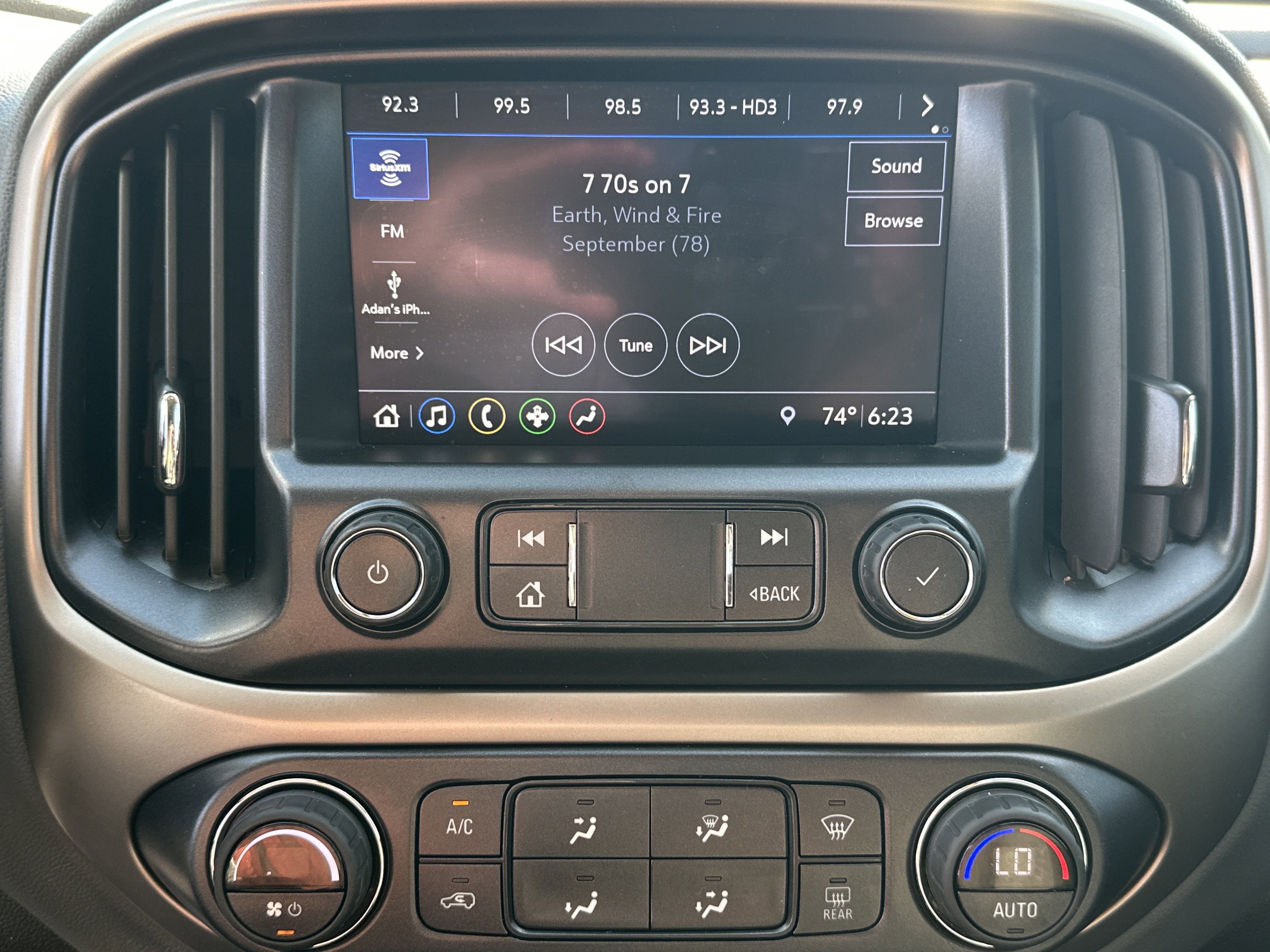 Used 2022 Summit White Chevrolet Z71 image 30