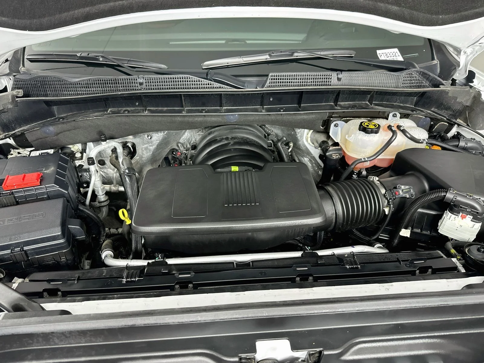 Used 2022 Summit White GMC AT4 image 31