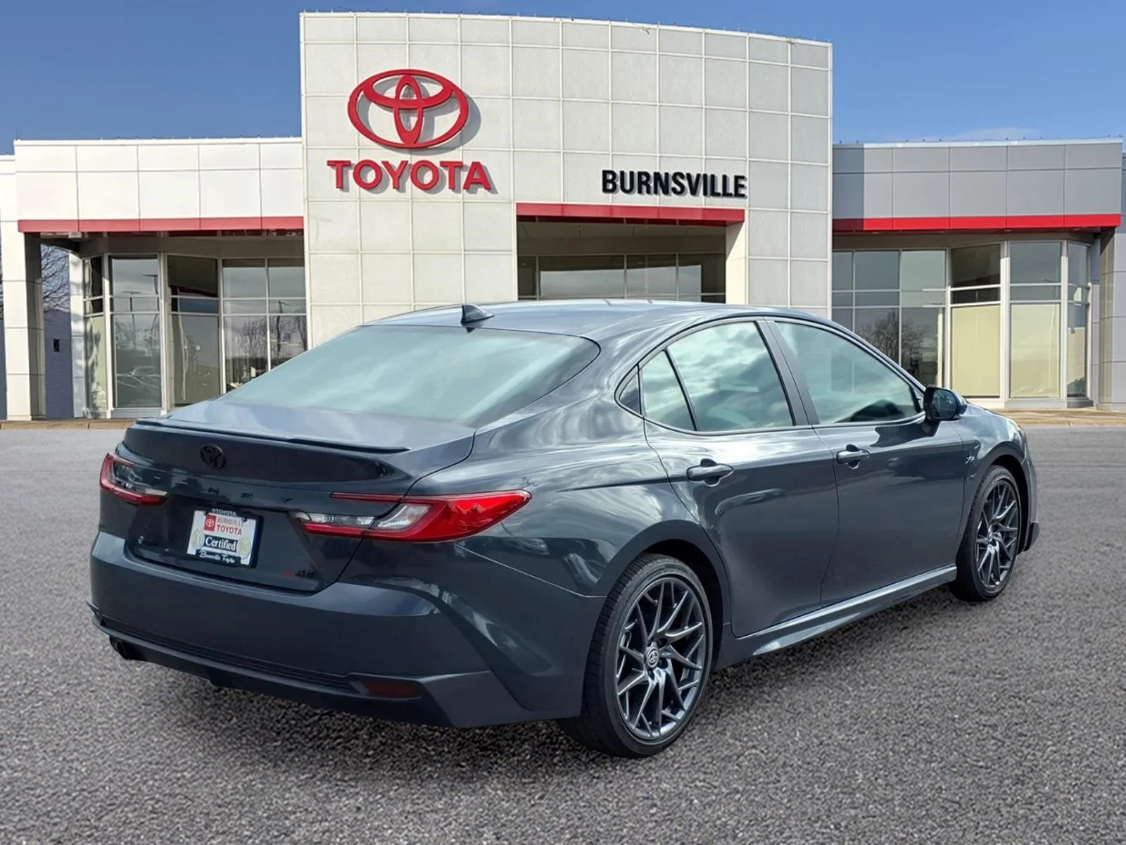 Certified Used 2025  Toyota SE image 3