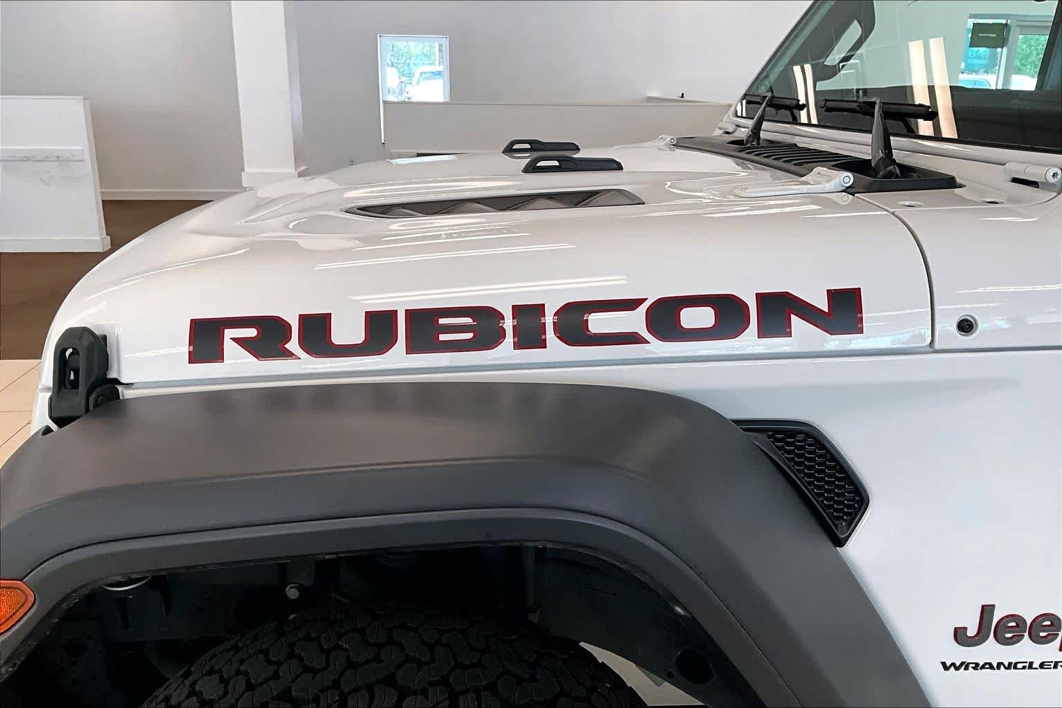 Used 2025 Bright White Clearcoat Jeep Rubicon image 29