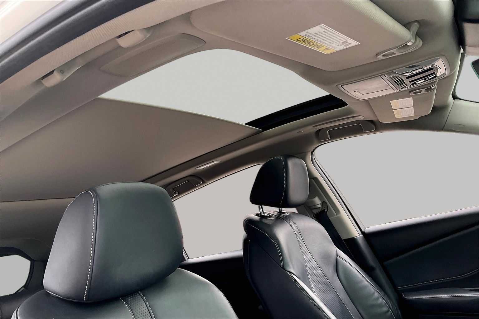 Used 2019 White Diamond Pearl Acura w/Technology Pkg image 14