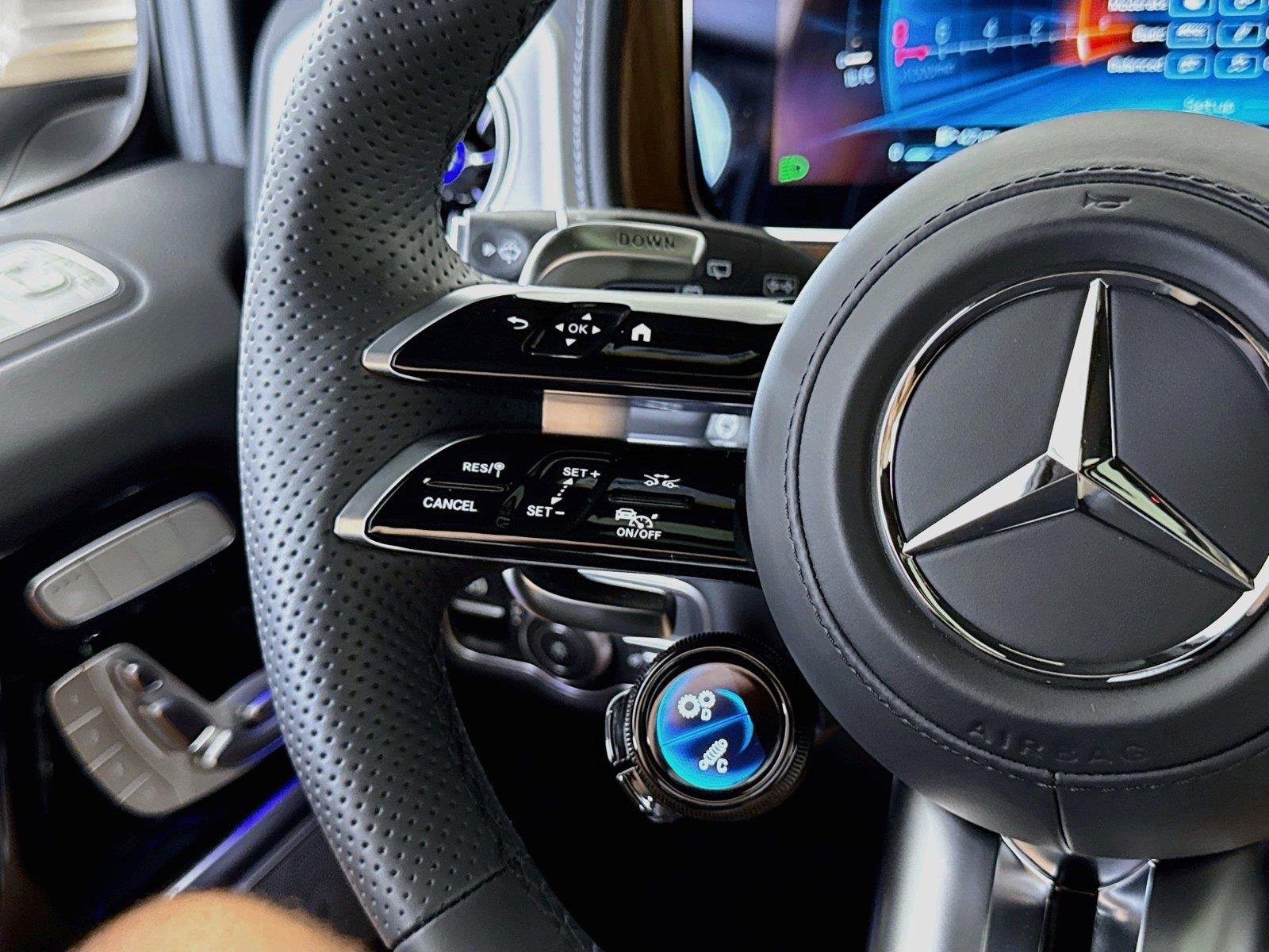 Used 2026 MANUFAKTUR Desert Silver Metallic Mercedes-Benz AMG® G 63 | AMG® Cross Spoke Wheels | Performance Pkg image 23