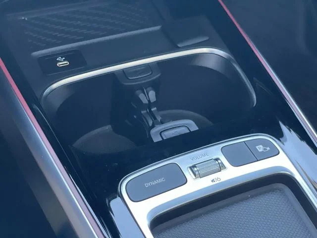Used 2025 Black Mercedes-Benz GLB 250 image 30