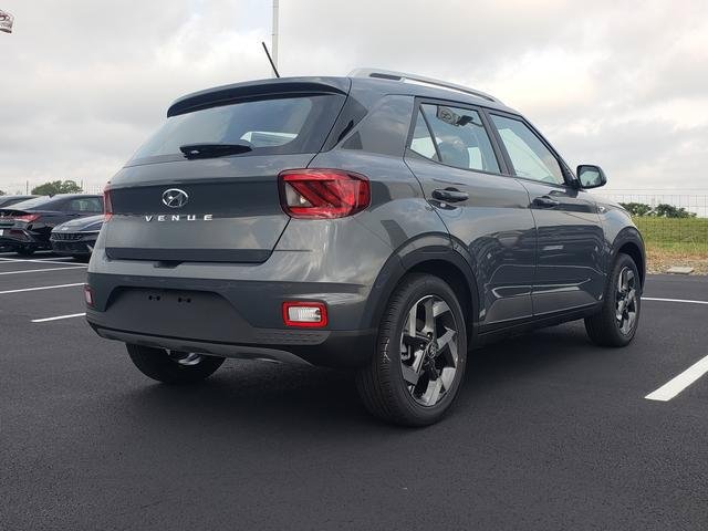 New 2026 Gray Hyundai SEL image 5