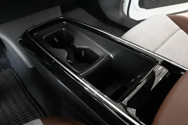 New 2026 Opal White Pearl Volkswagen Pro image 22
