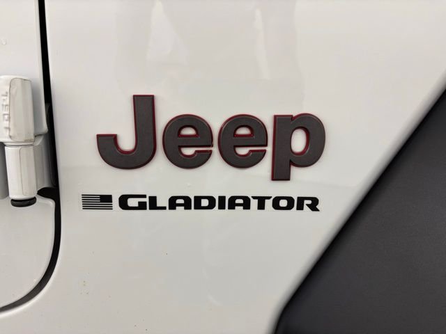Certified Used 2024 White Jeep Rubicon image 12