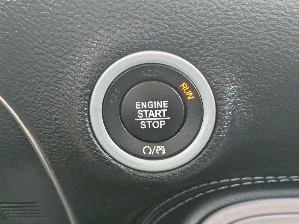 Used 2023 Black Dodge SXT image 34