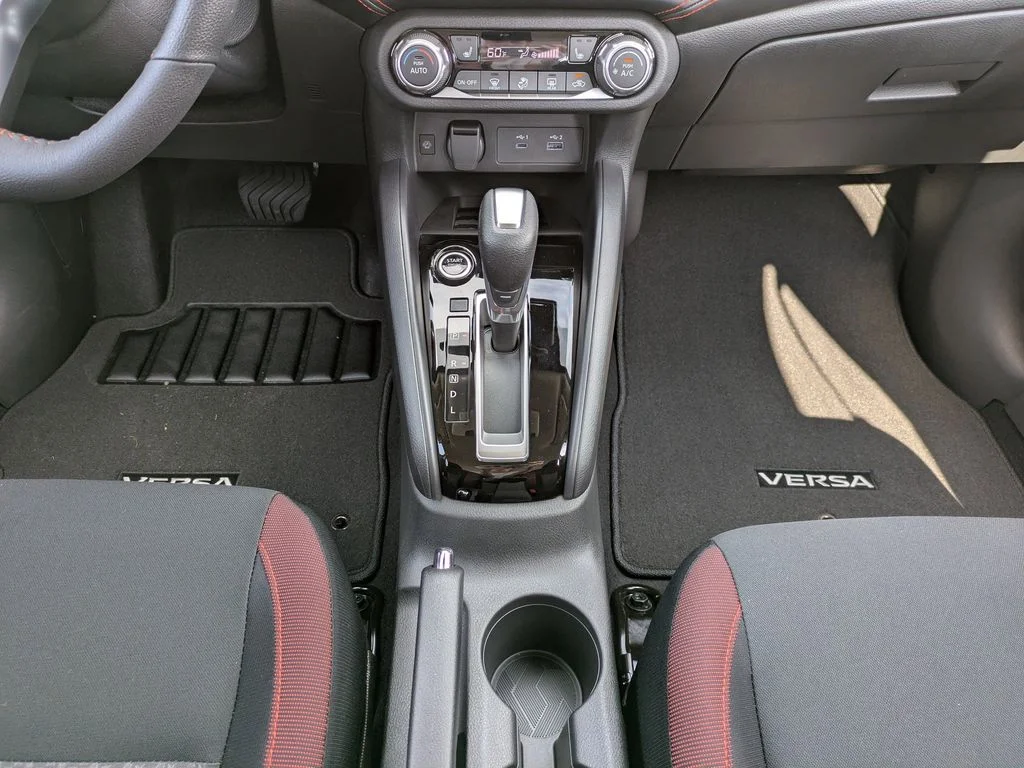 2025 Nissan Versa Sedan SR - Photo 18