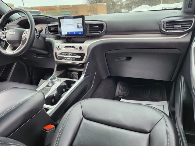 Used 2024 White Ford XLT image 17