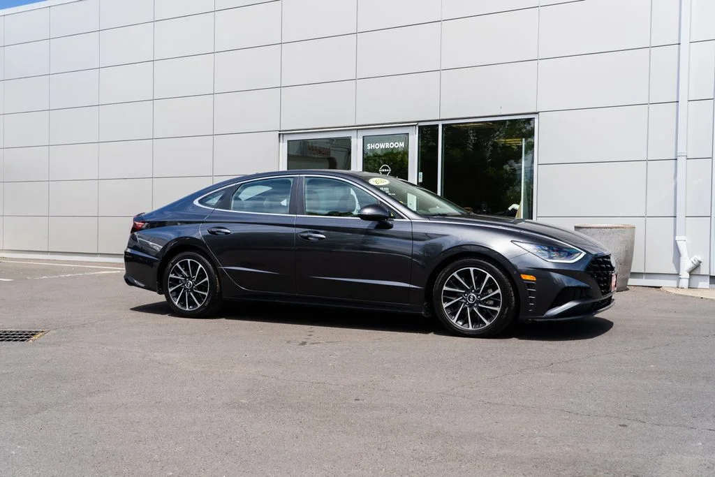 Used 2021 Gray Hyundai Limited image 31