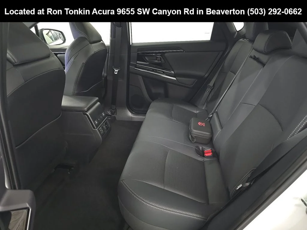 Used 2023 Wind Chill Pearl w/Black Roof Toyota Limited image 11