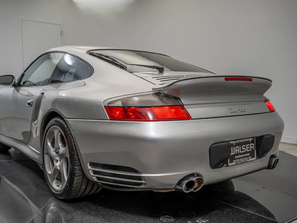 Used 2003 Arctic Silver Metallic Porsche  image 23